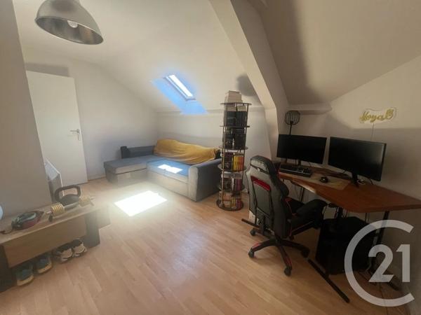 Appartement F3 à vendre  3 pièces - 75,50 m 2   AURILLAC  - 15