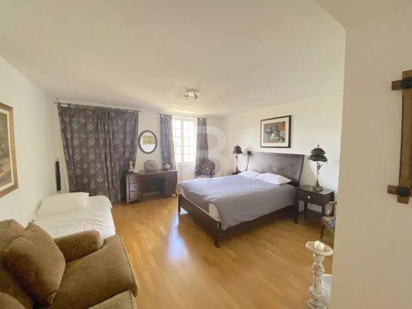 Propriété d'exception avec jardin d'1,6 hectares