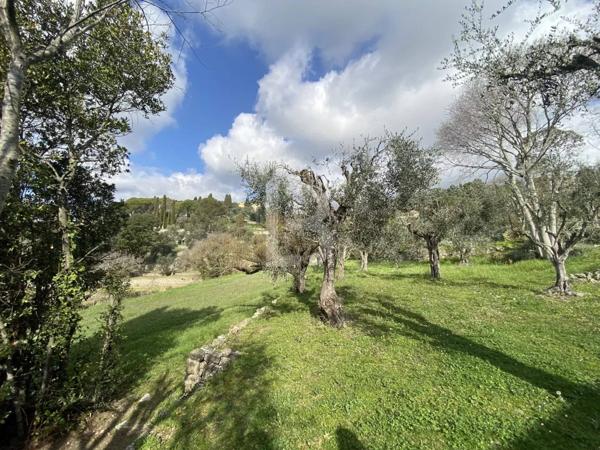 Propriété d'exception avec jardin d'1,6 hectares