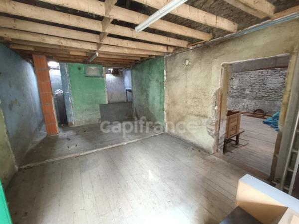 A vendre SENNECEY LE GRAND MAISON de 136 m² - DEPENDANCE ET ATELIER DE 262 m²