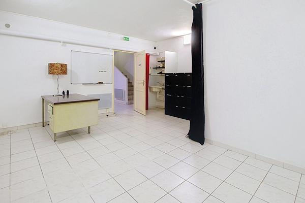 À VENDRE EN EXCLUSIVITE - Local Commerce/Bureaux/Habitation de 66 m²  Salernes