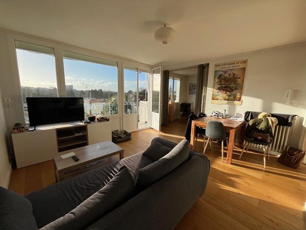 Appartement  4 pièce(s) 70 m2 Balcon et cave,