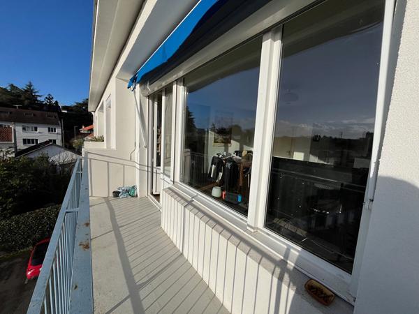 Appartement  4 pièce(s) 70 m2 Balcon et cave,