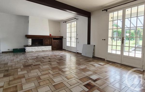 Maison à vendre  5 pièces - 170 m 2   HURIEL  - 03