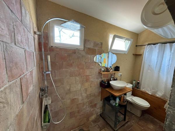 Appartement à louer    3 pièces • 65 m2 Saint-Paul-Trois-Châteaux