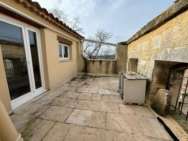 Appartement à louer    3 pièces • 65 m2 Saint-Paul-Trois-Châteaux