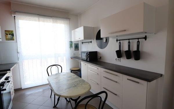 Appartement à louer    3 pièces •  Écully