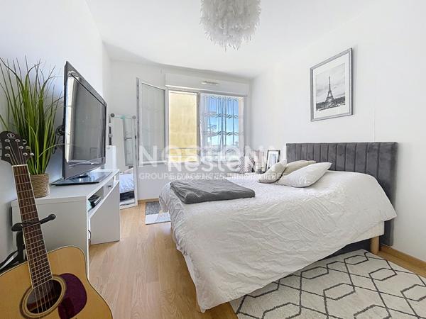 Appartement Bois D Arcy 3 pièce(s) avec terrasse Sud .