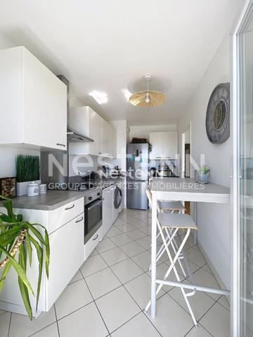 Appartement Bois D Arcy 3 pièce(s) avec terrasse Sud .