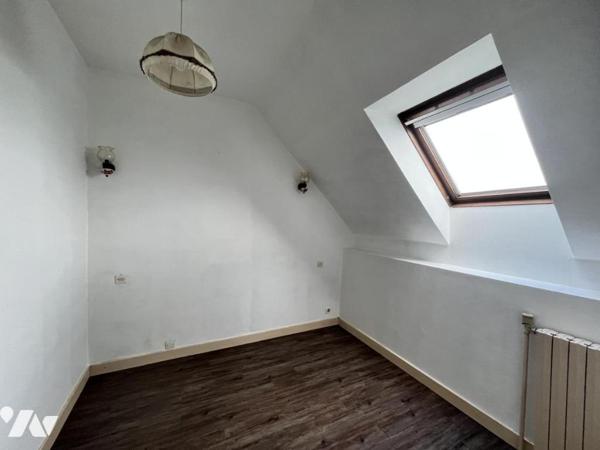 A VENDRE REMUNGOL, au calme, longère avec dépendances