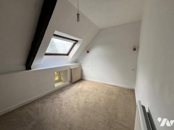 A VENDRE REMUNGOL, au calme, longère avec dépendances