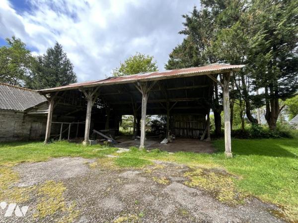 A VENDRE REMUNGOL, au calme, longère avec dépendances