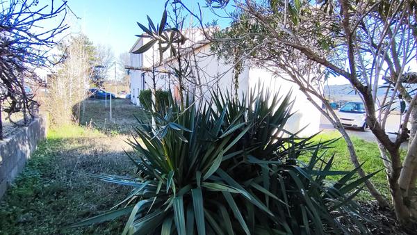 Maison avec espaces garages et atelier – Zone artisanale – Fort potentiel Saint-Martin-de-Valgalgues (30520)