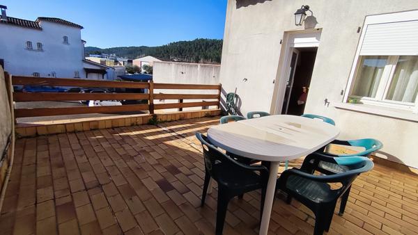 Maison avec espaces garages et atelier – Zone artisanale – Fort potentiel Saint-Martin-de-Valgalgues (30520)