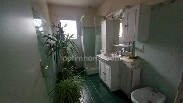 Maison, dépendance, garage et jardin