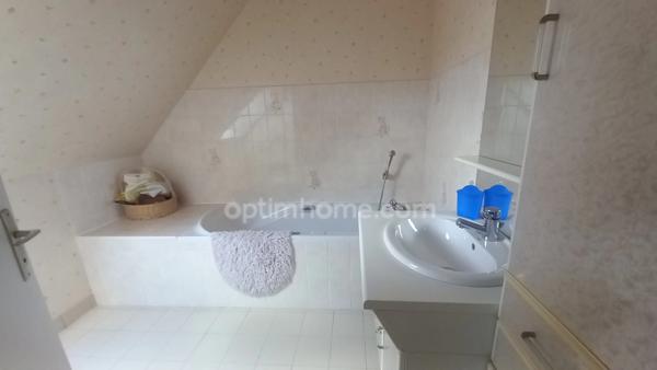 Maison, dépendance, garage et jardin