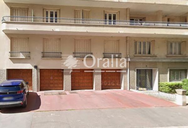 Parking/box · Location Lyon (69006) 10m²