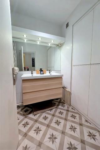 Marseille (13008) Carré d’Or, adresse recherchée — Appartement familial T4 de 116m², terrasse plein sud, parking et cave