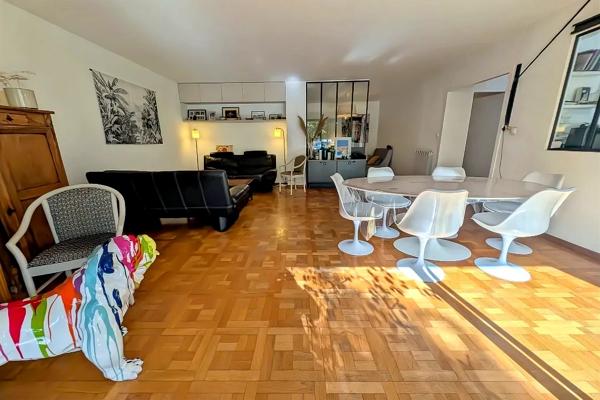 Marseille (13008) Carré d’Or, adresse recherchée — Appartement familial T4 de 116m², terrasse plein sud, parking et cave