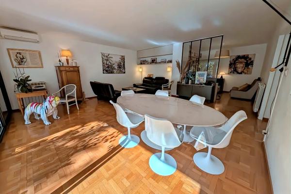 Marseille (13008) Carré d’Or, adresse recherchée — Appartement familial T4 de 116m², terrasse plein sud, parking et cave
