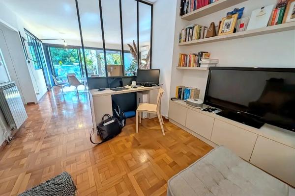 Marseille (13008) Carré d’Or, adresse recherchée — Appartement familial T4 de 116m², terrasse plein sud, parking et cave
