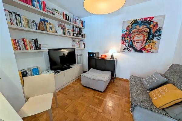 Marseille (13008) Carré d’Or, adresse recherchée — Appartement familial T4 de 116m², terrasse plein sud, parking et cave