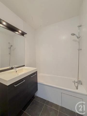 Appartement T3 à vendre  3 pièces - 61,24 m 2   VILLEURBANNE  - 69