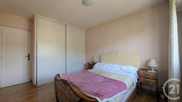 Appartement T4 à vendre  4 pièces - 77,23 m 2   AIX LES BAINS  - 73