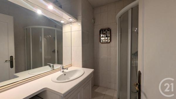 Appartement T4 à vendre  4 pièces - 77,23 m 2   AIX LES BAINS  - 73