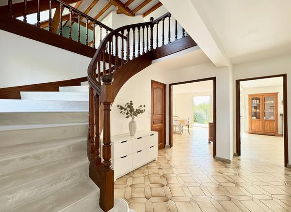 Maison à Verrières-le-Buisson, Centre-ville et 5 chambres- Sous-sol total