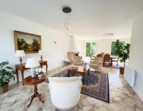 Maison à Verrières-le-Buisson, Centre-ville et 5 chambres- Sous-sol total