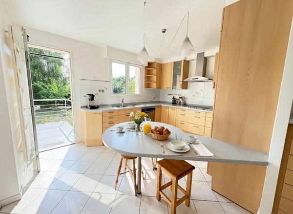 Maison à Verrières-le-Buisson, Centre-ville et 5 chambres- Sous-sol total