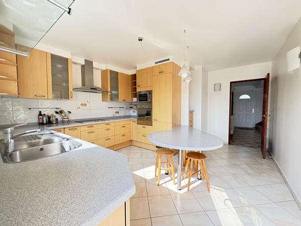 Maison à Verrières-le-Buisson, Centre-ville et 5 chambres- Sous-sol total