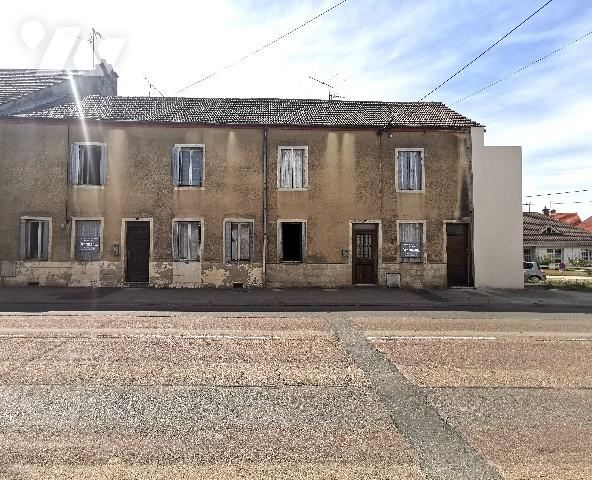 Idéal pour investisseur !  venez découvrir cette maison à rénover proche de tous commerces