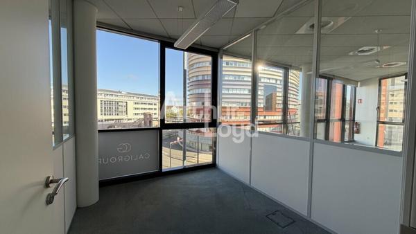 À LOUER : PLATEAU DE BUREAUX DE 244 M² - 8 PARKINGS - GARE SUD NOVAXIS LE MANS (72)