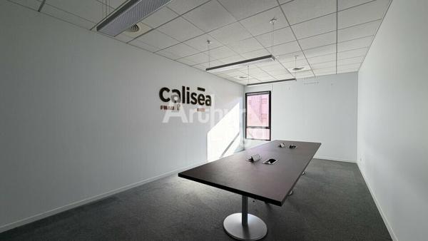 À LOUER : PLATEAU DE BUREAUX DE 244 M² - 8 PARKINGS - GARE SUD NOVAXIS LE MANS (72)