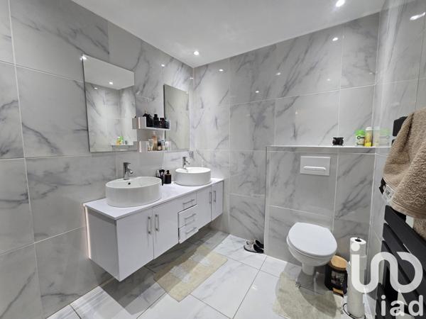 Maison 8 pièces de 194 m² à Lunel (34400)