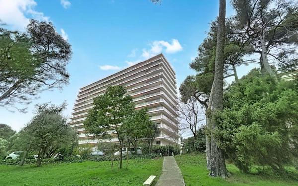 Appartement à vendre    3 pièces • 92,19 m2 Cagnes-sur-Mer