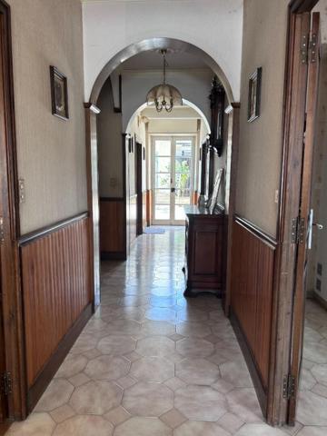 Maison  8 pièce(s) 318 m2