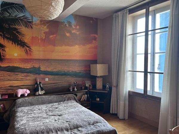 Maison  8 pièce(s) 318 m2