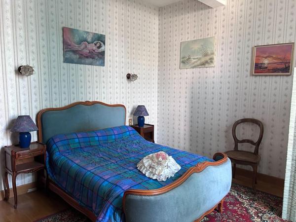 Maison  8 pièce(s) 318 m2