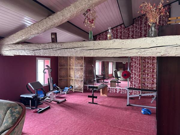 Maison  8 pièce(s) 318 m2