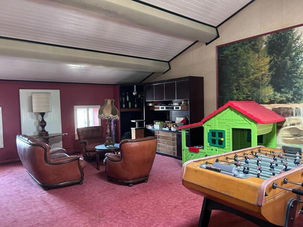 Maison  8 pièce(s) 318 m2