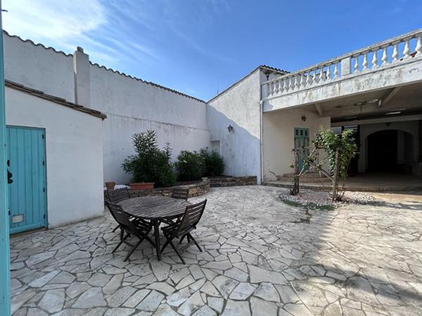 Maison  8 pièce(s) 318 m2