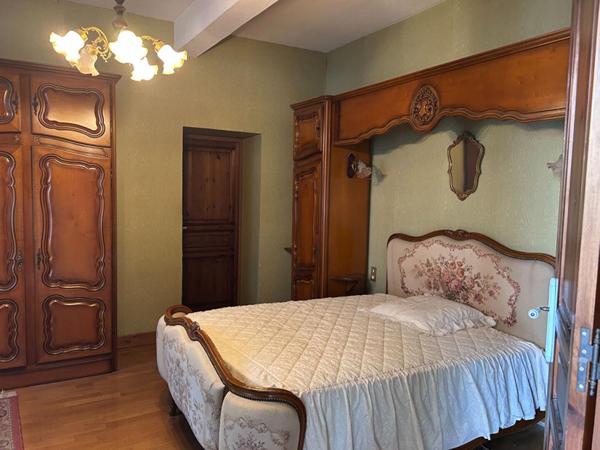 Maison  8 pièce(s) 318 m2