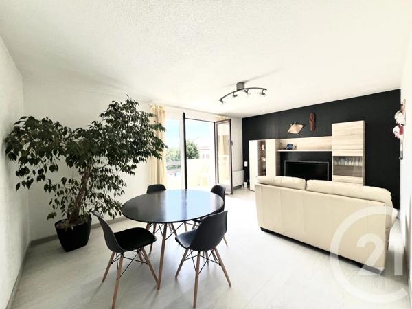 Appartement F3 à vendre  3 pièces - 60,65 m 2   LA LONDE LES MAURES  - 83