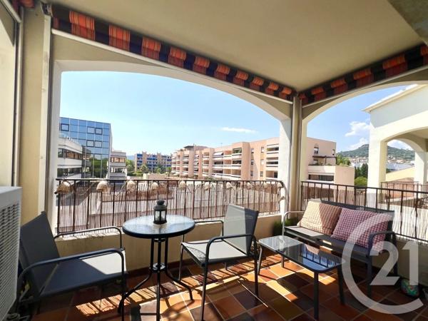 Appartement F3 à vendre  3 pièces - 60,65 m 2   LA LONDE LES MAURES  - 83