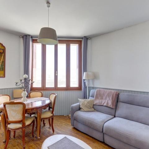 Immeuble 350m² à vendre Vichy 03200 595000€ - Micro.immo