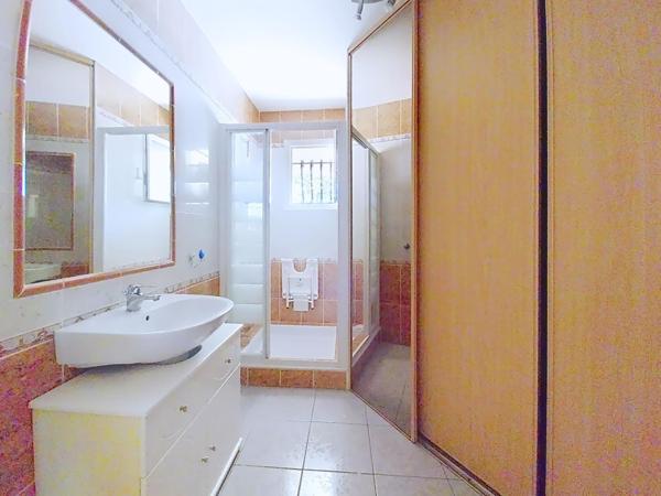 Villa Plain-Pied 140m², Piscine & 5 Ch.