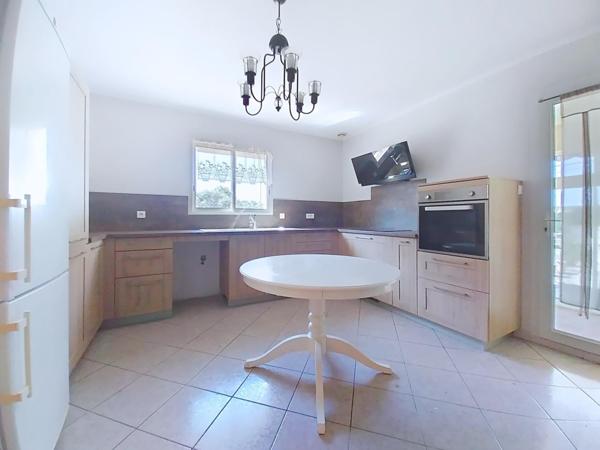 Villa Plain-Pied 140m², Piscine & 5 Ch.